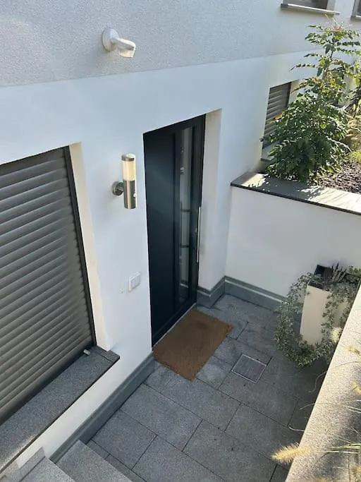Charmante Einliegerwohnung Im Gruenen Katzwang Nuremberg 0*,